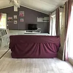Zecamping 4 2km Piscine Chauffee Animaux Acceptes Club Enfant キャンプ場