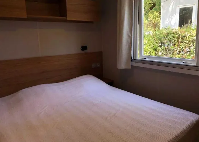 Camping 4 Etoiles - Piscine - Ccafgbh *