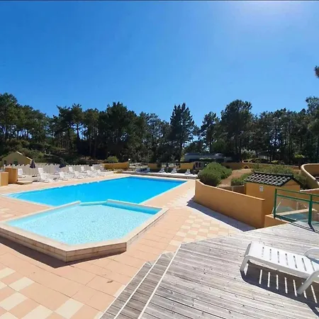 4 Etoiles - Piscine - Ccafgbh 营地 *