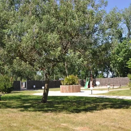 Кемпинг Zecamping 4 Etoiles 2km Piscine Chauffee Animaux Acceptes Club Enfant
